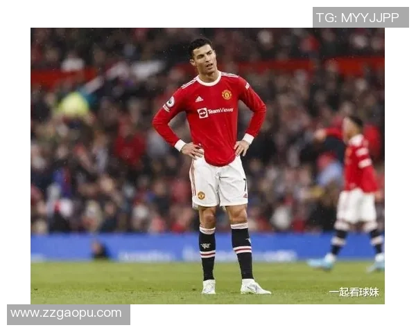 足球巨星的巅峰之路与传奇故事：从梅西到C罗的辉煌与挑战